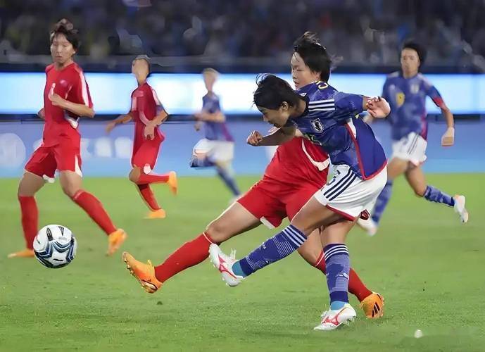 日本女足球员接受新赛季训练