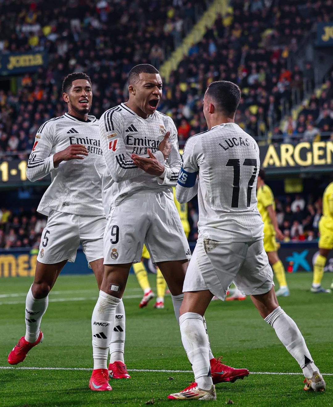 包含比利亚雷亚尔队抢分成功,稳固中游位置的词条 包含比利亚雷亚尔队抢分成功,稳固中游位置的词条