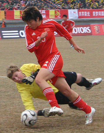 中国队力克马来西亚队，黄鸭组合高光表现